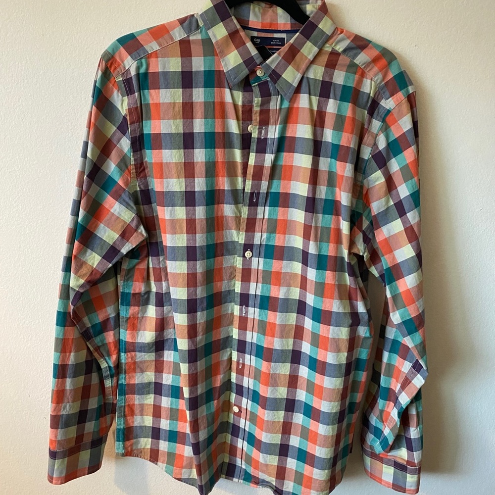 Men’s Gap long sleeve button down, size Large